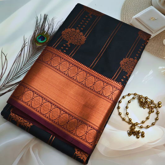 Black Handloom Saree with Pink Pallu SB011