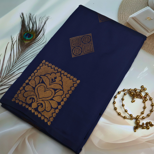 Royal Blue Saree with Vibrant Green Pallu ES19