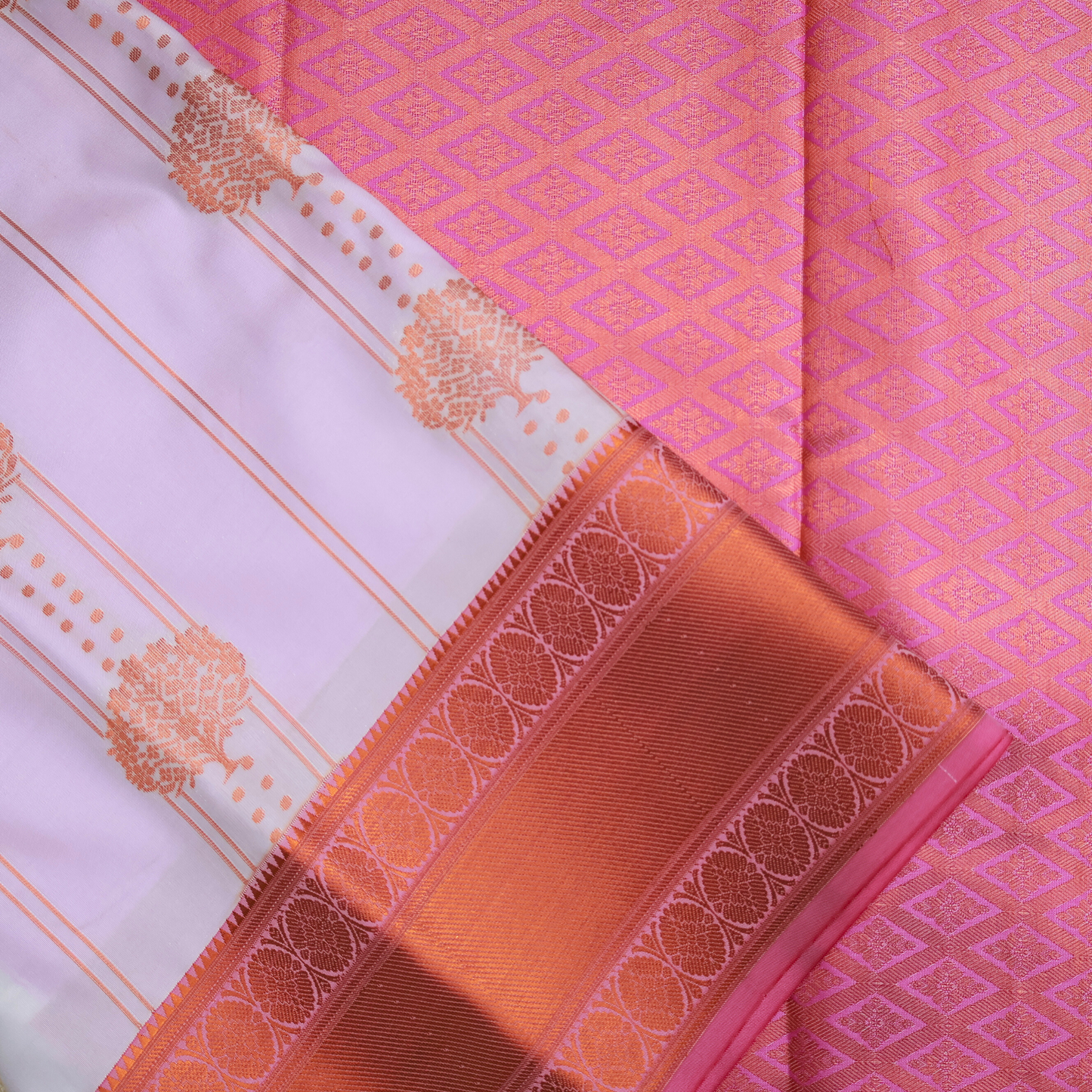 White Handloom Kanchipuram Saree with Pink Pallu SB007