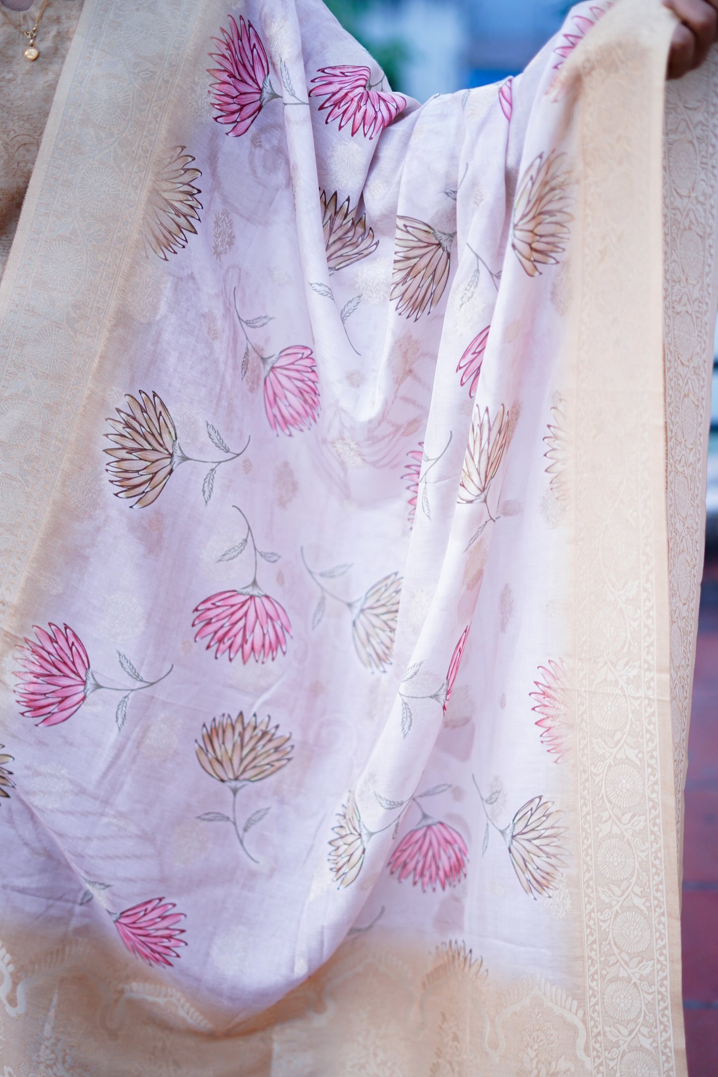 Chanderi Cotton Kurti with Elegant Floral Shawl – Light Gold