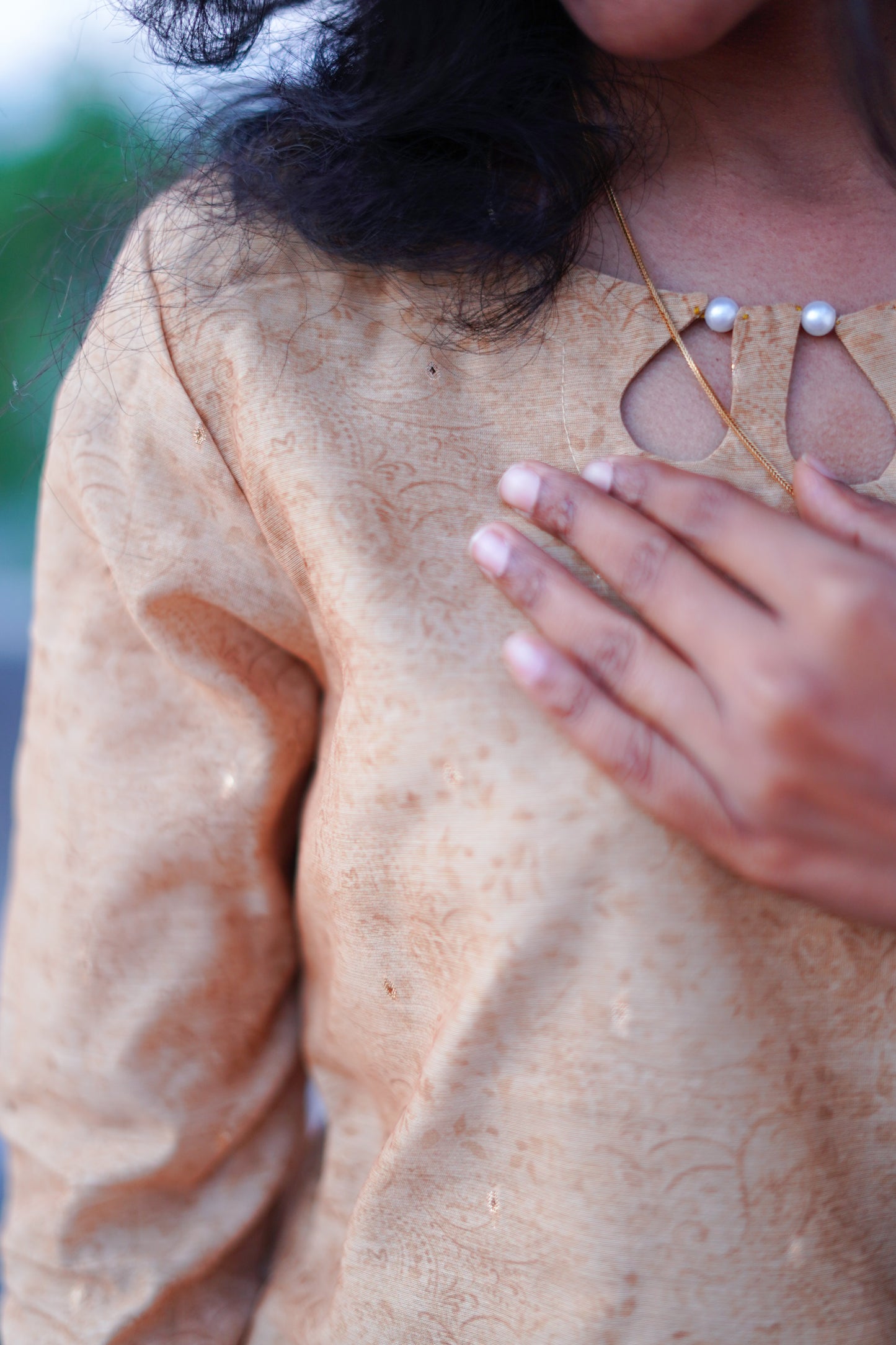 Chanderi Cotton Kurti with Elegant Floral Shawl – Light Gold