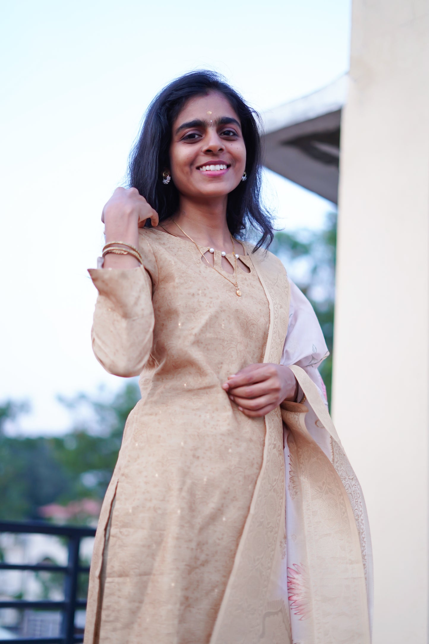 Chanderi Cotton Kurti with Elegant Floral Shawl – Light Gold