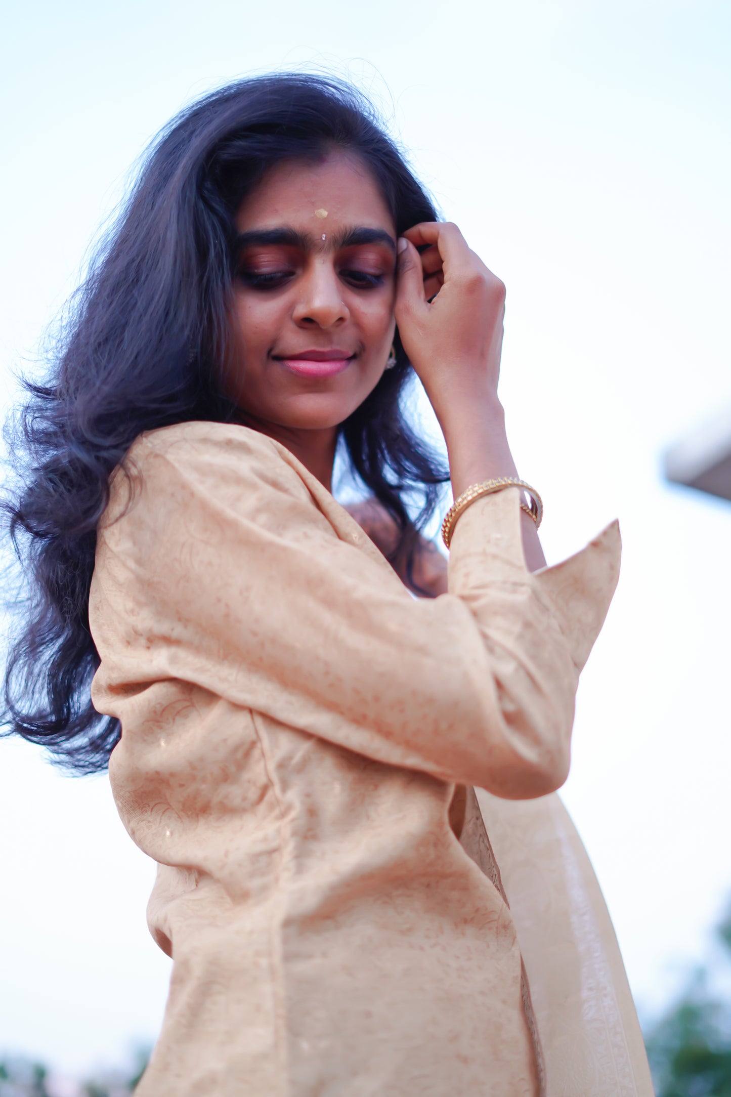 Chanderi Cotton Kurti with Elegant Floral Shawl – Light Gold